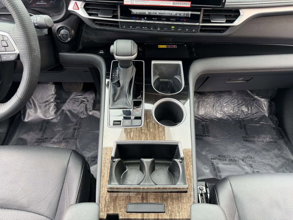 Used 2025 Toyota Sienna Platinum image 20