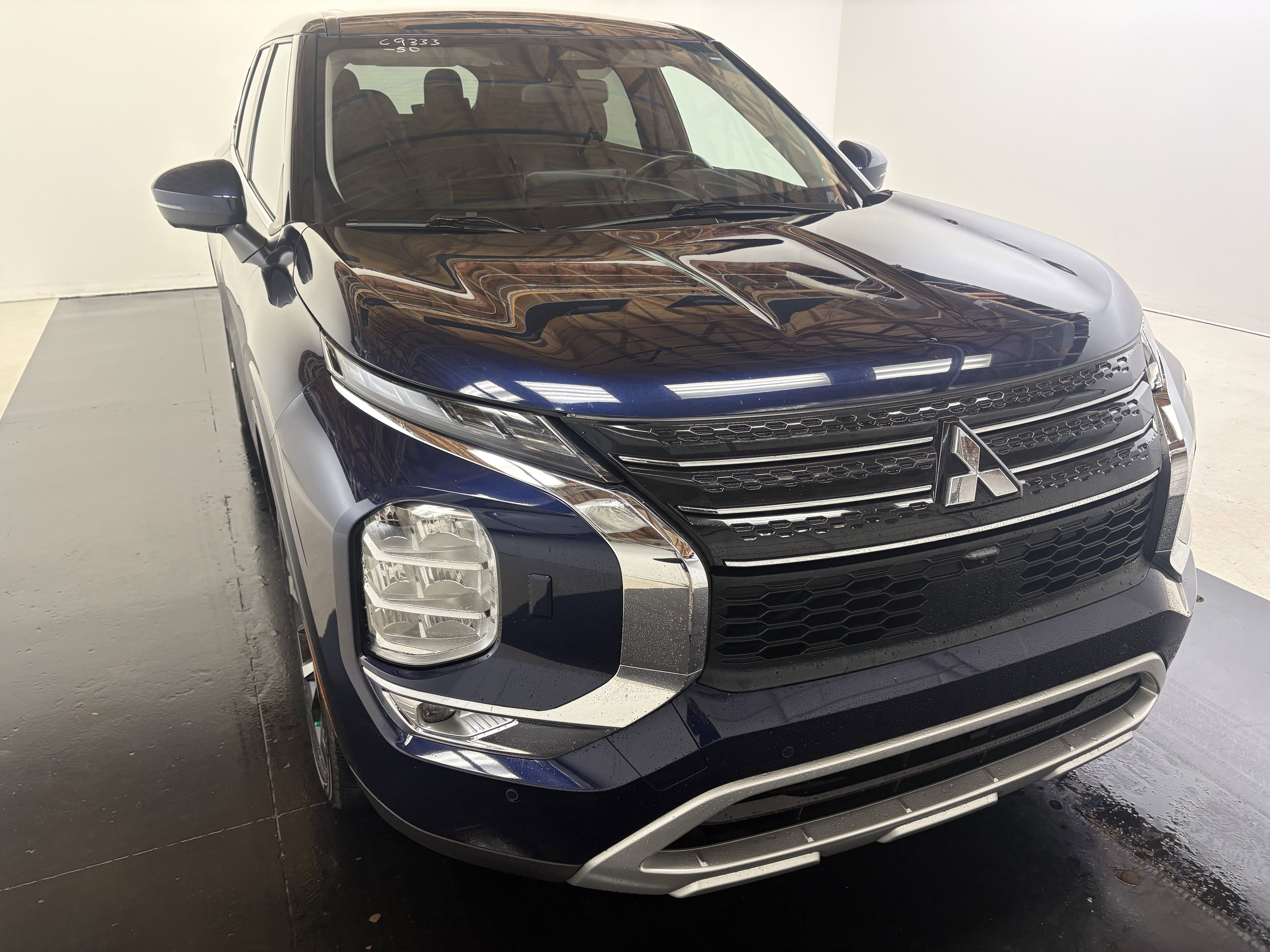 Used 2024 Mitsubishi Outlander SE Black Edition image 5