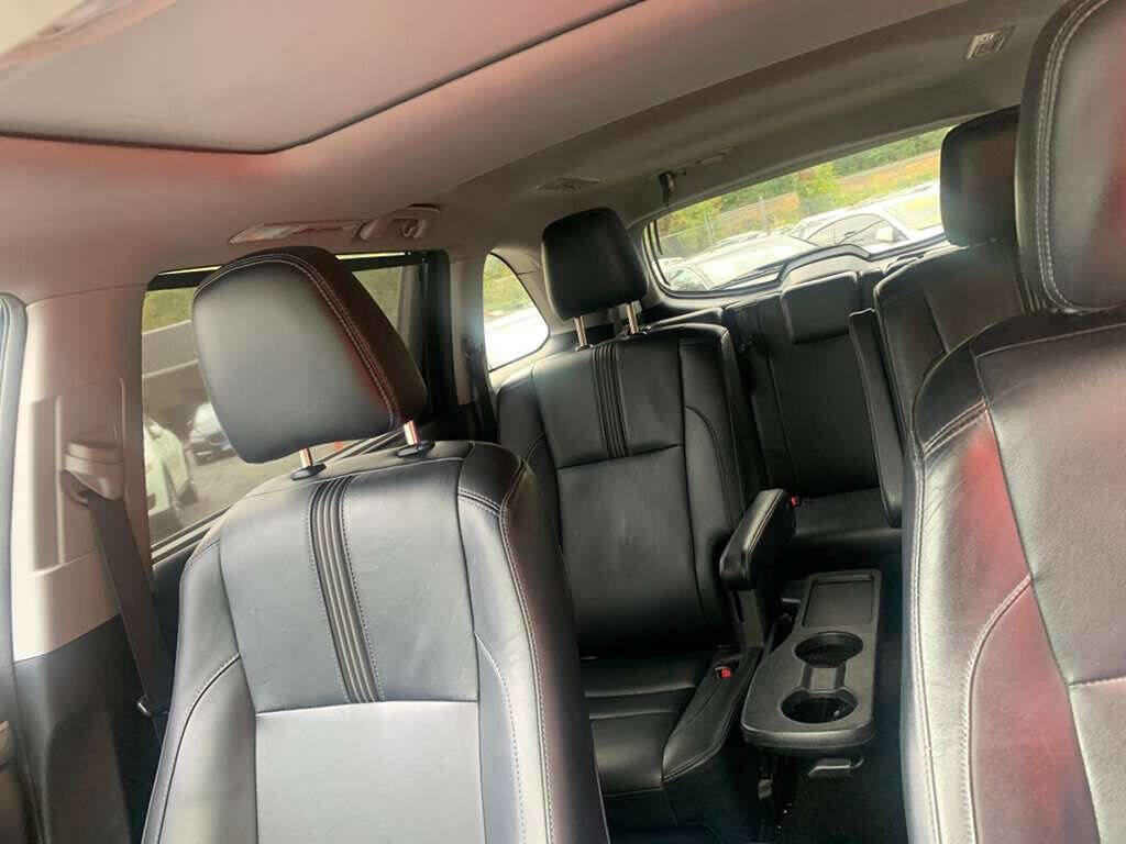 Used 2018 Toyota Highlander SE image 32