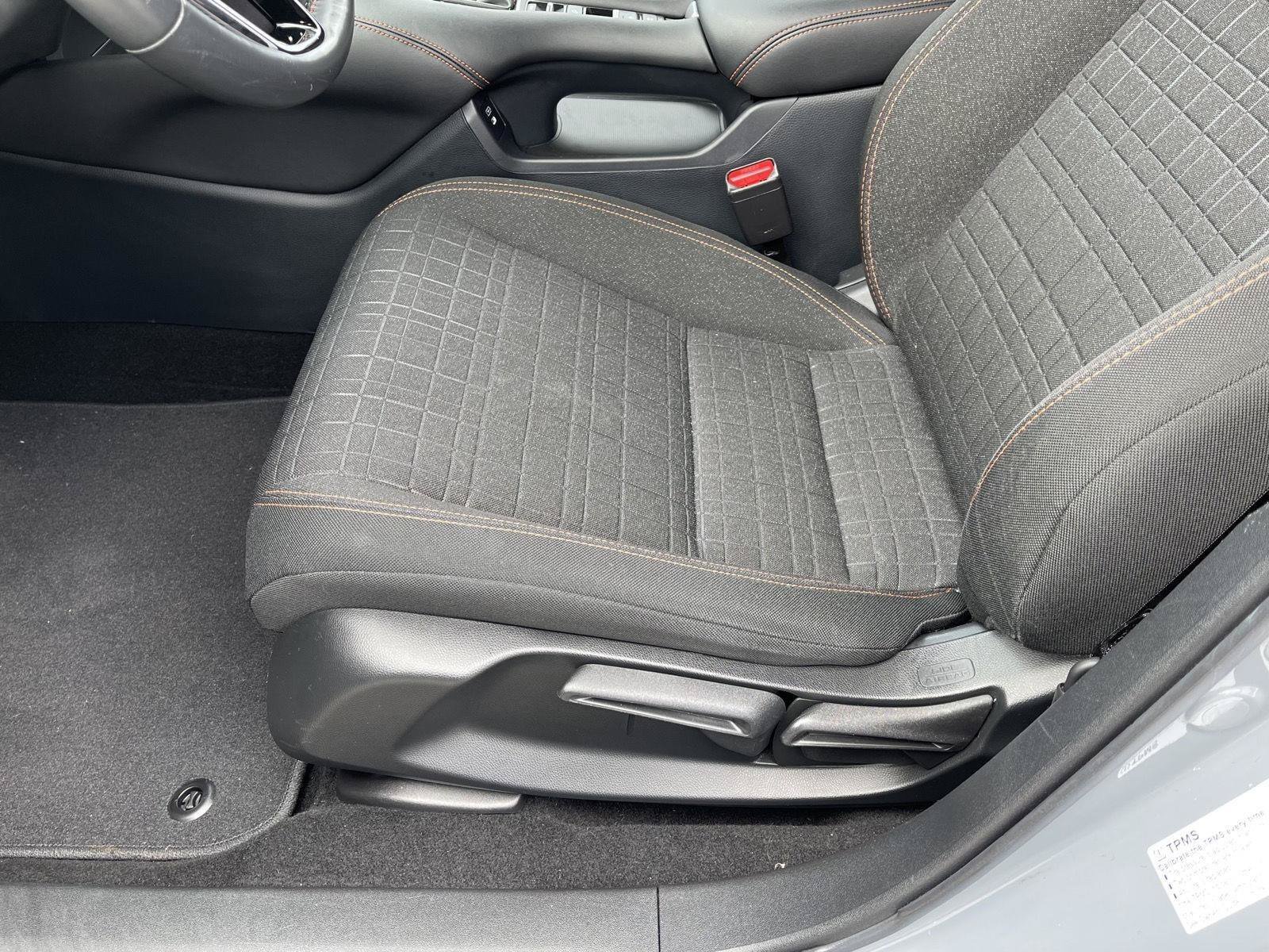 Used 2024 Honda HR-V Sport image 3