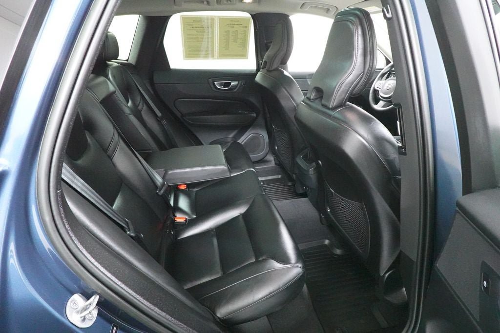 Used 2023 Volvo XC60 B5 Core w/ Climate Package AWD/4WD image 28