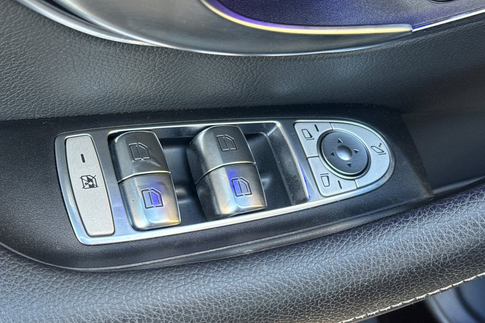 Used 2020 Mercedes-Benz E 350 Sedan image 11