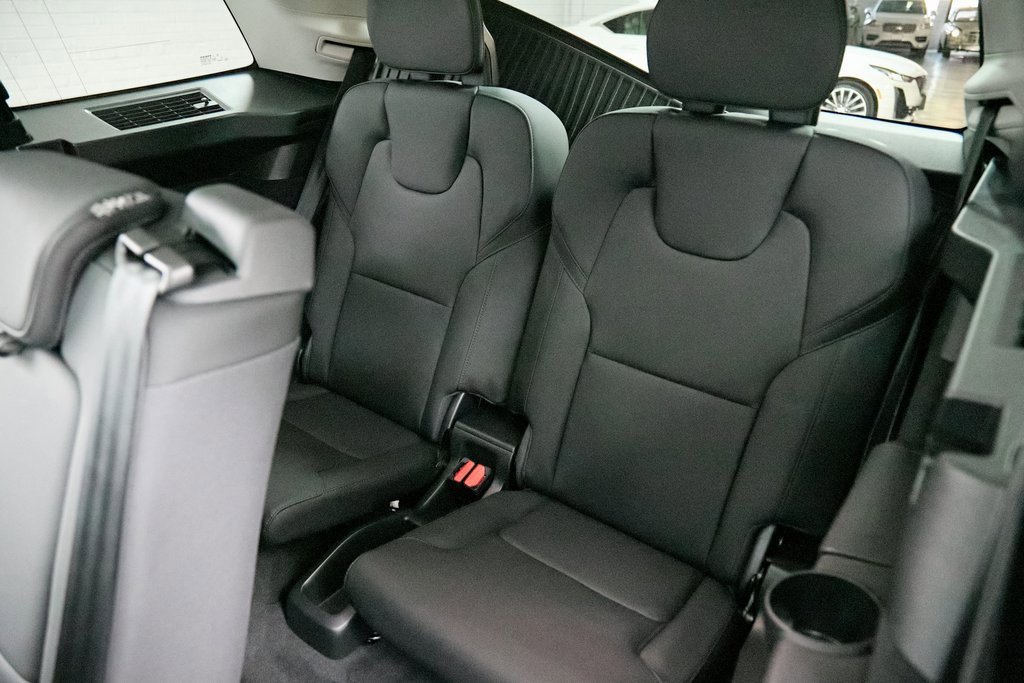 Used 2025 Volvo XC90 B6 Core w/ Protection Package image 22