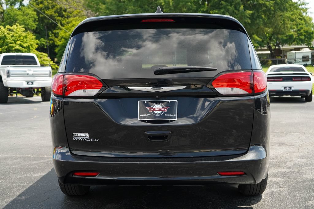 Used 2023 Chrysler Voyager LX FWD image 20
