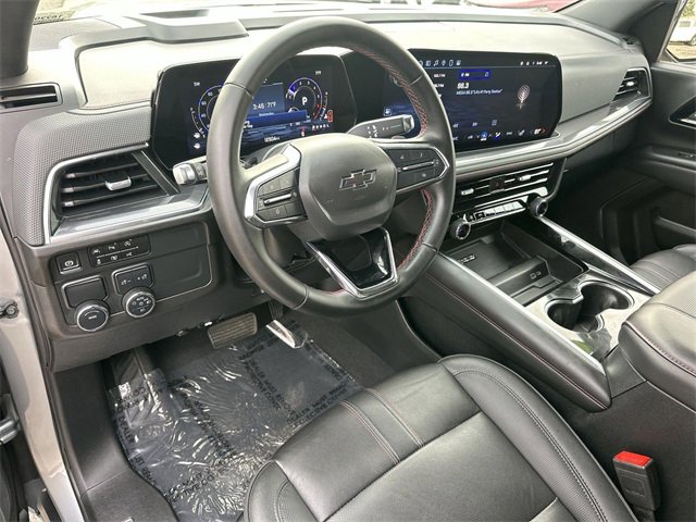 Used 2025 Chevrolet Suburban RST image 9