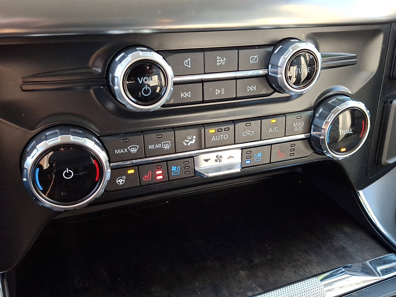 Certified 2022 Ford F150 Lariat w/ Equipment Group 502A High image 16