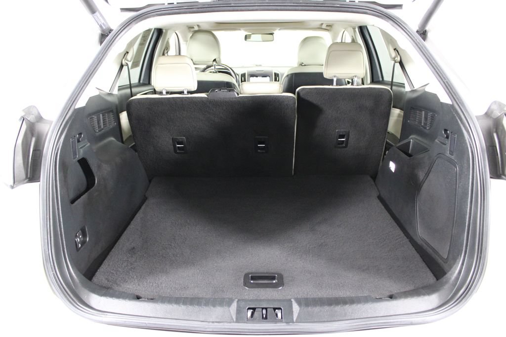 Used 2018 Ford Edge Titanium w/ Equipment Group 301A AWD/4WD image 16