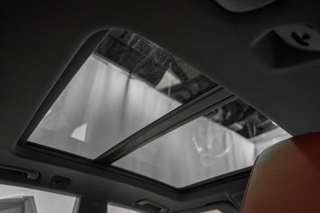 Used 2022 Audi SQ8 Premium Plus w/ Carbon Optic Package image 34