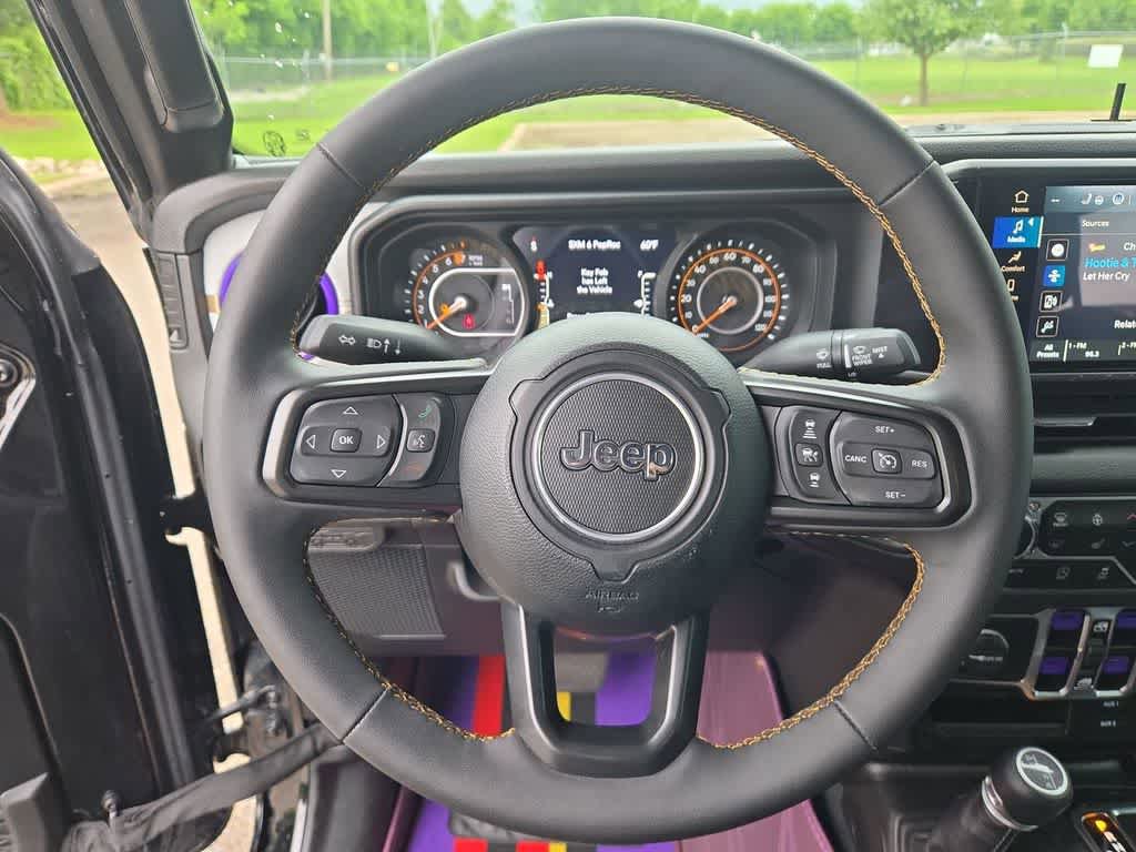 Used 2024 Jeep Gladiator Sport AWD/4WD image 23