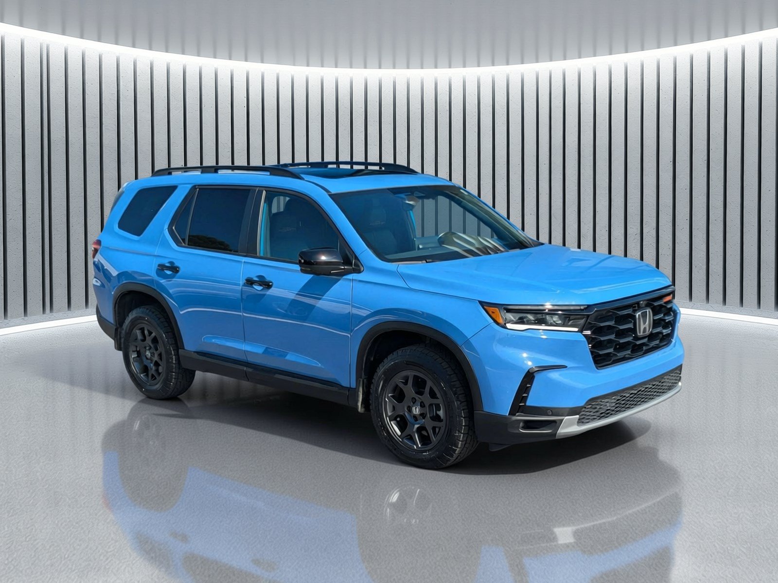 Certified 2025 Honda Pilot TrailSport image 2