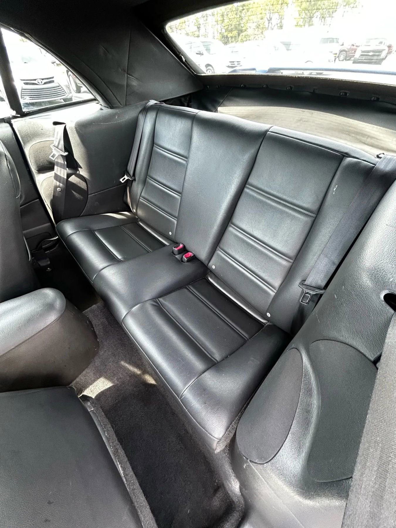 Used 2004 Ford Mustang Deluxe Convertible RWD image 27