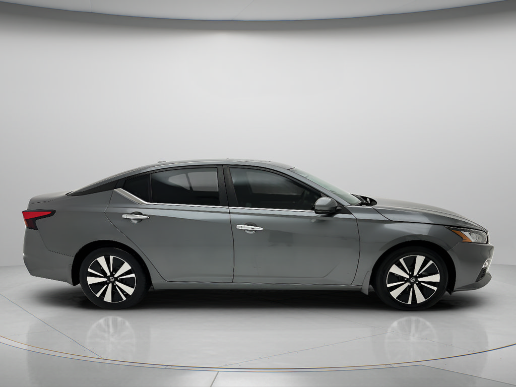 Used 2021 Nissan Altima 2.5 SV w/ SV Premium Package FWD image 4