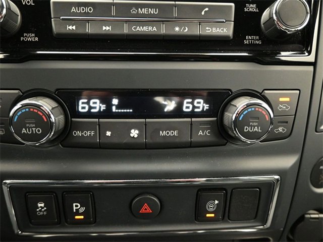 Used 2024 Nissan Titan SV w/ SV Convenience Package image 15