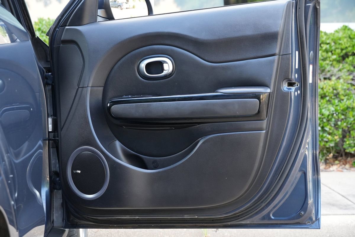Used 2015 Kia Soul + w/ Primo Package FWD image 39