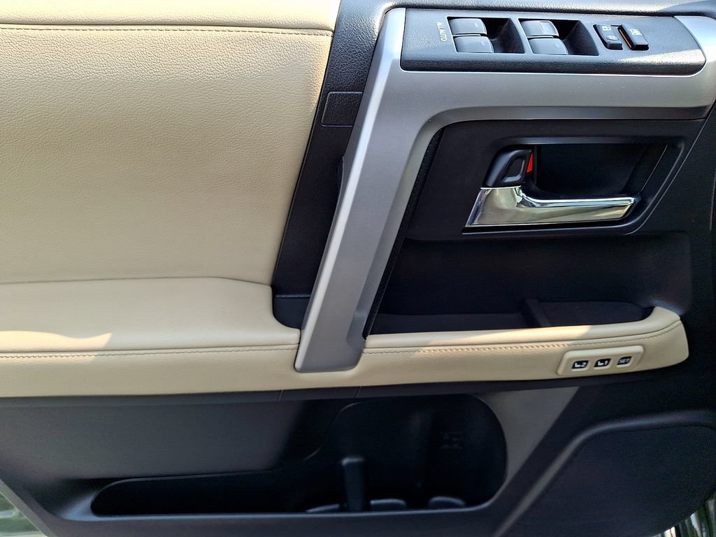 Used 2022 Toyota 4Runner Limited AWD/4WD image 13