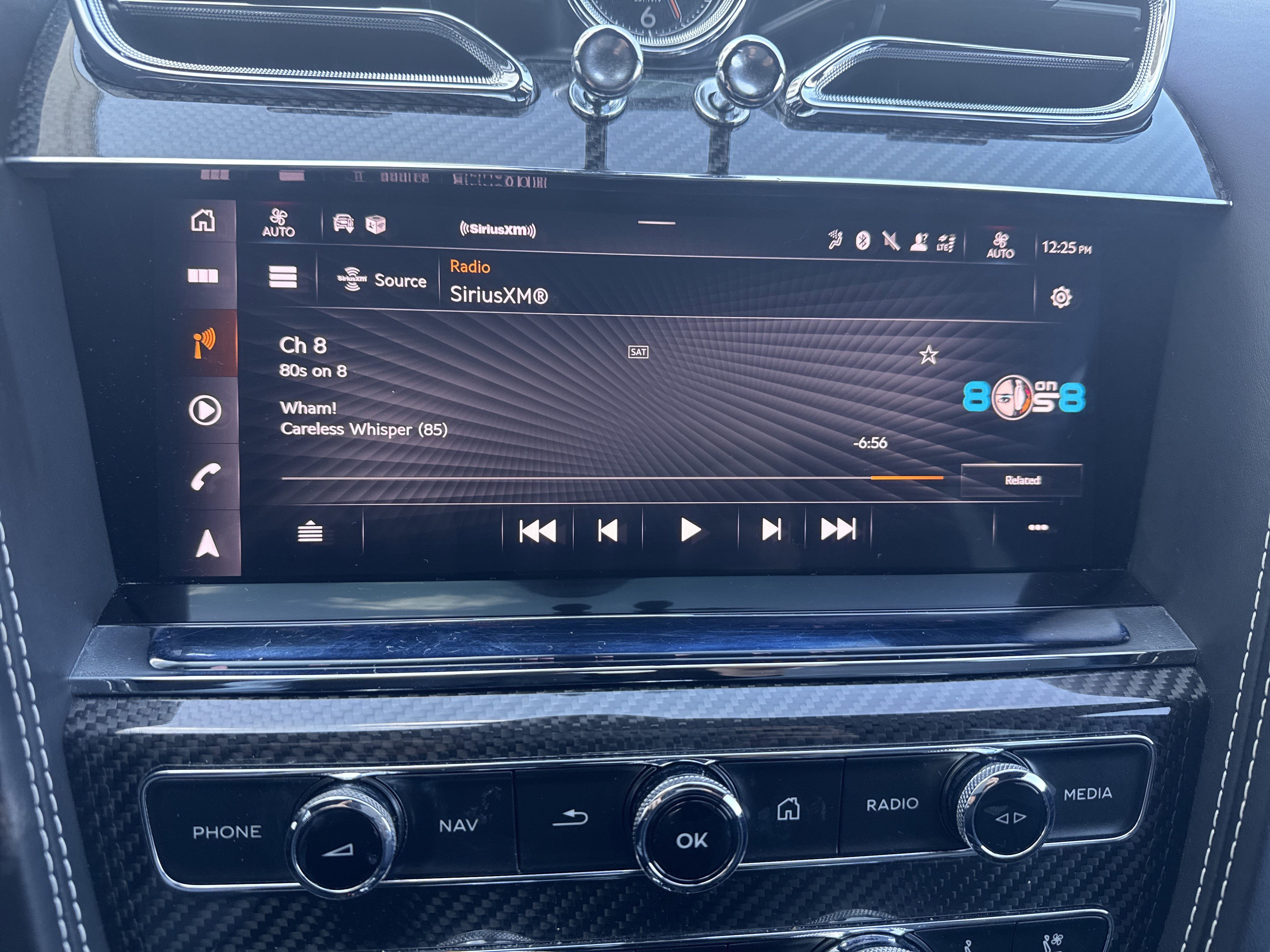 Used 2021 Bentley Bentayga image 29