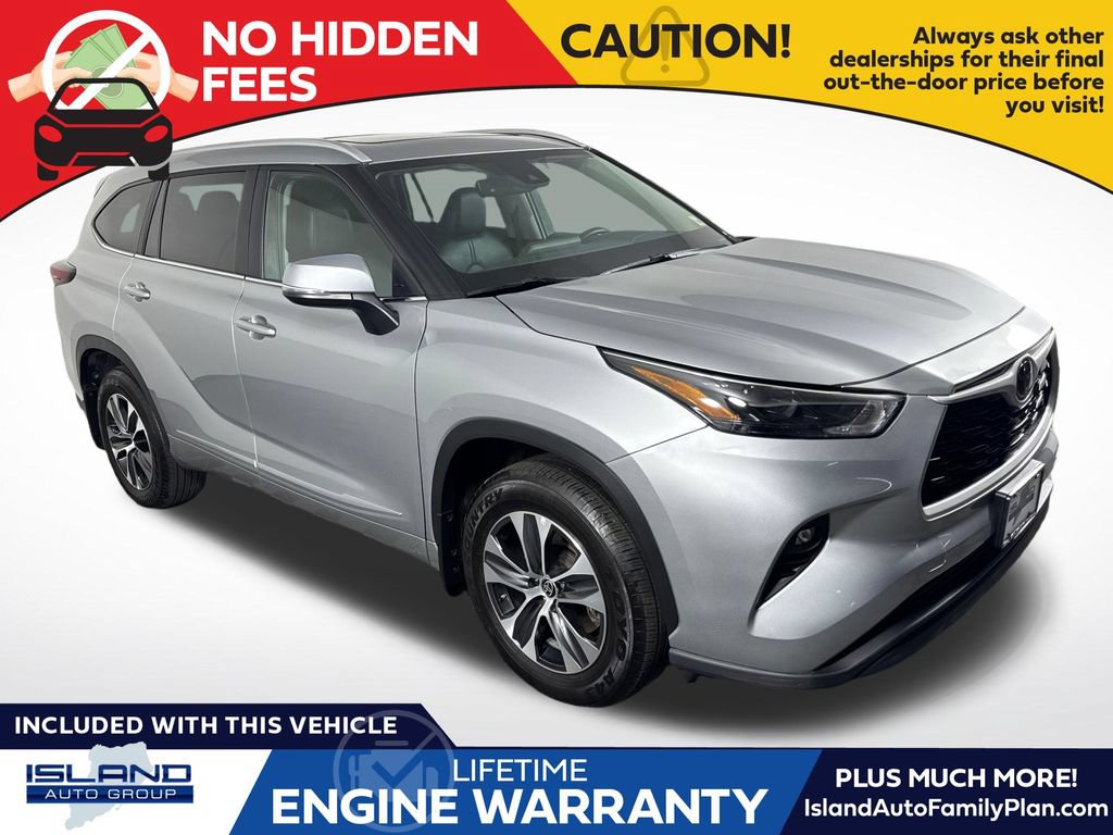 Certified 2025 Toyota Highlander XLE AWD/4WD image 1