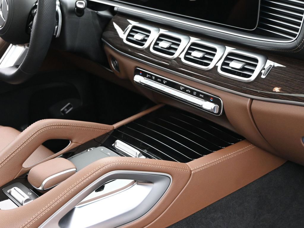 Used 2025 Mercedes-Benz GLS 450 4MATIC image 35