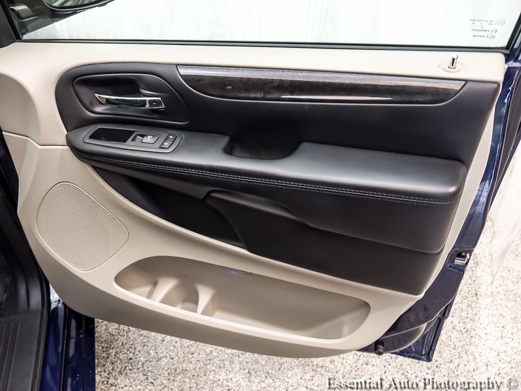 Used 2017 Dodge Grand Caravan SE FWD image 20