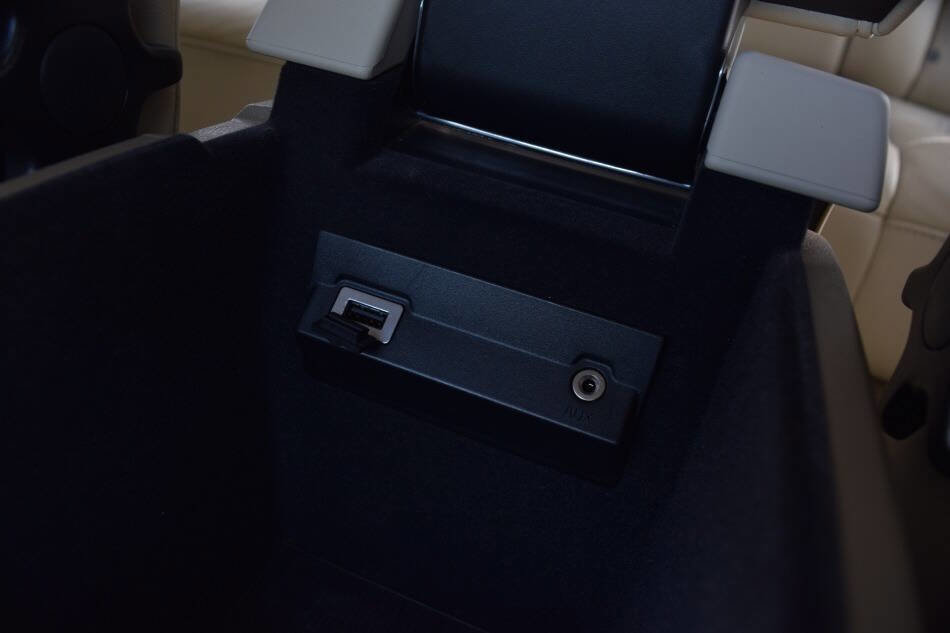 Used 2011 Volvo XC70 3.2 w/ Premium Pkg image 57