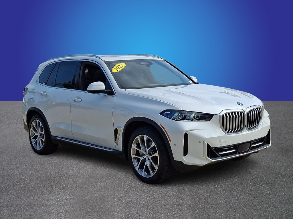 Used 2025 BMW X5 xDrive40i AWD/4WD image 3