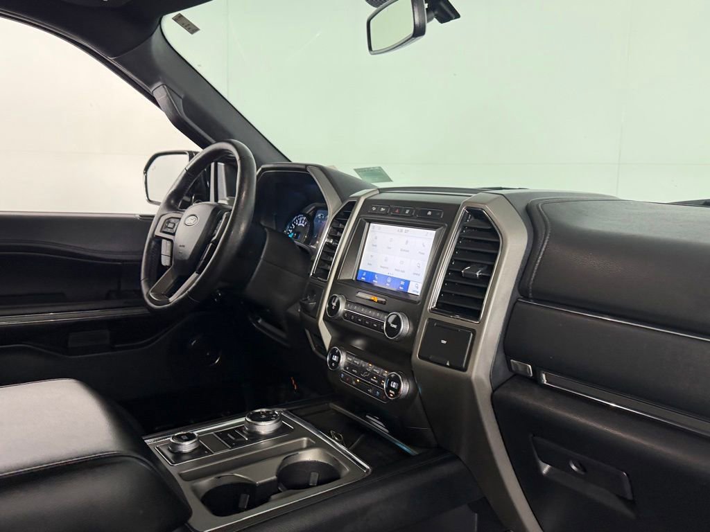 Used 2020 Ford Expedition XLT w/ Equipment Group 202A AWD/4WD image 24