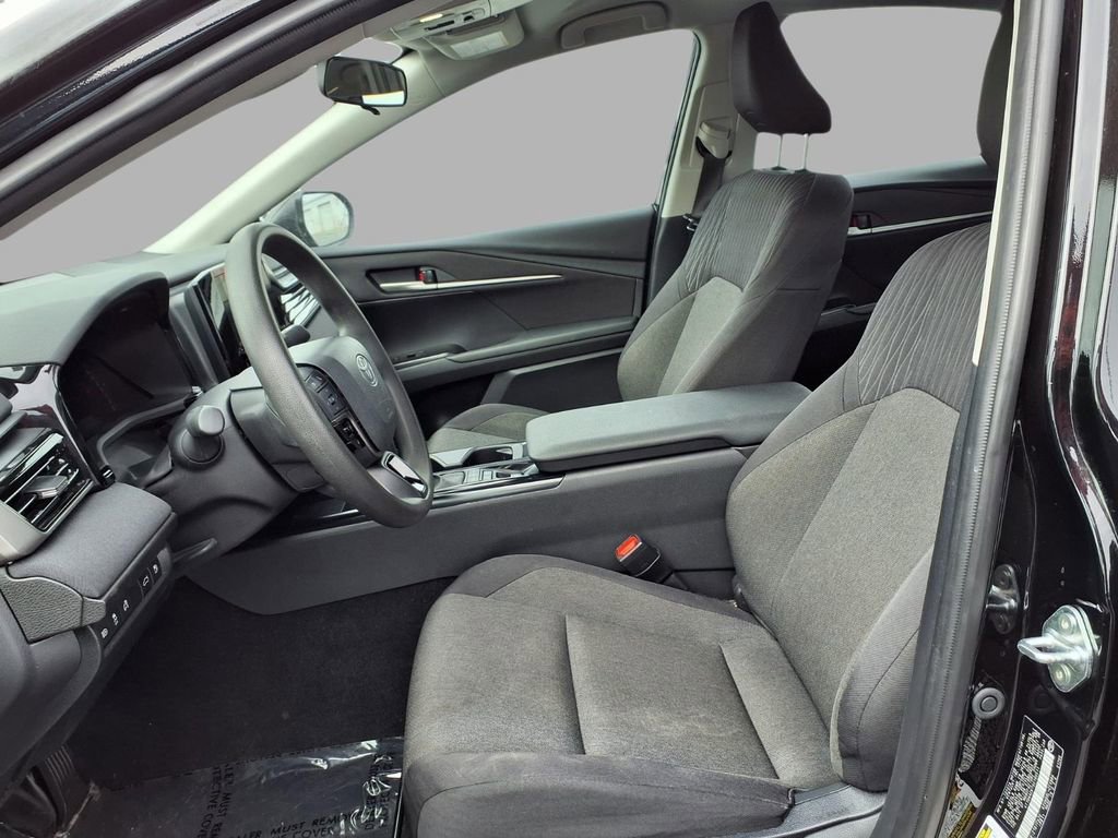 Used 2025 Toyota Camry LE image 20