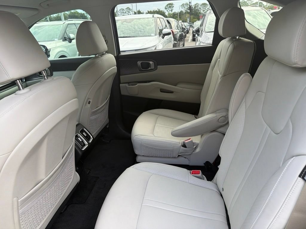 Certified 2025 Kia Sorento EX FWD image 19