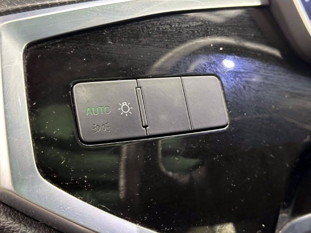 Used 2021 Audi Q3 2.0T Premium w/ Convenience Package AWD/4WD image 21