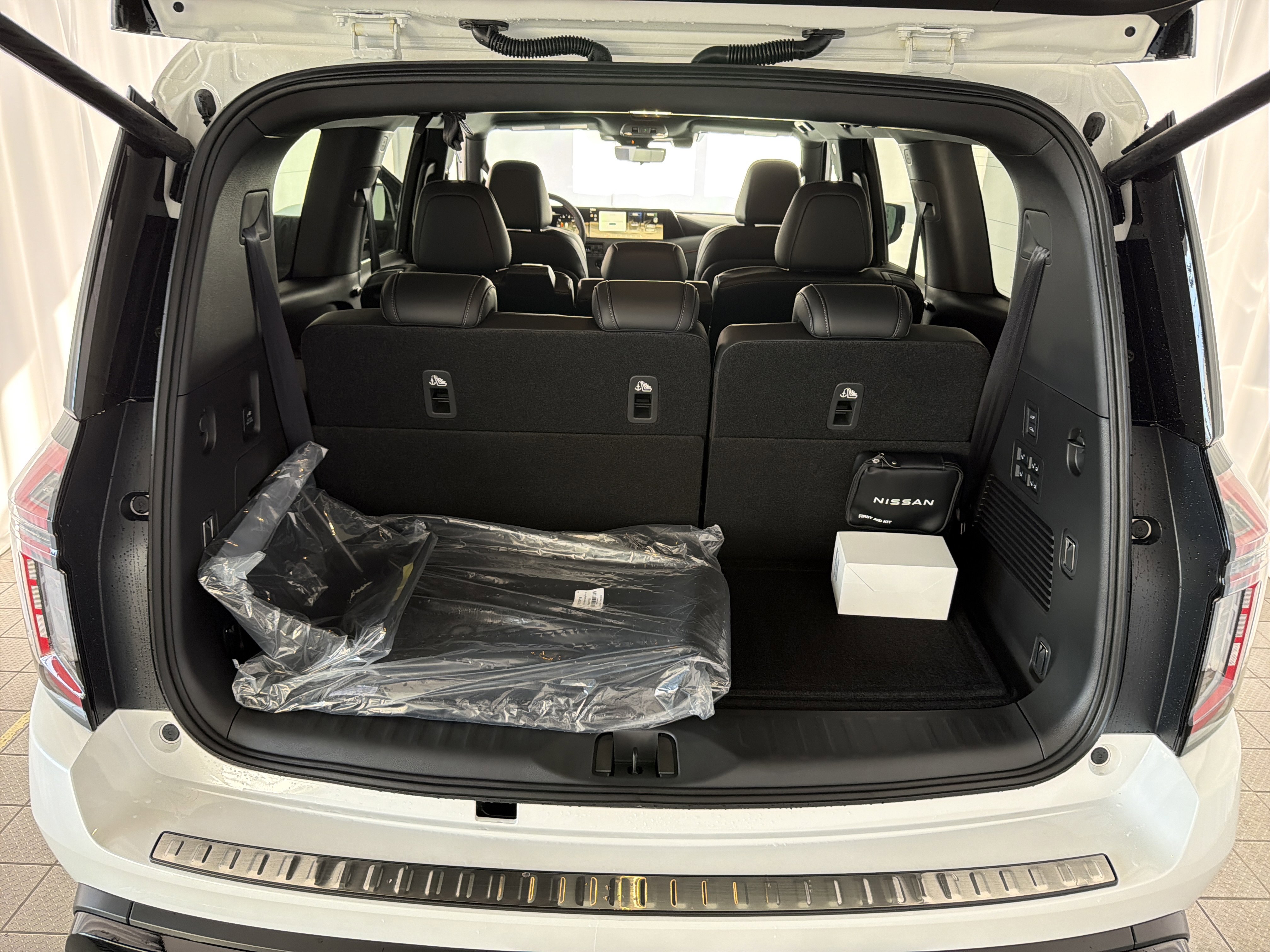 New 2026 Nissan Armada PRO-4X image 17