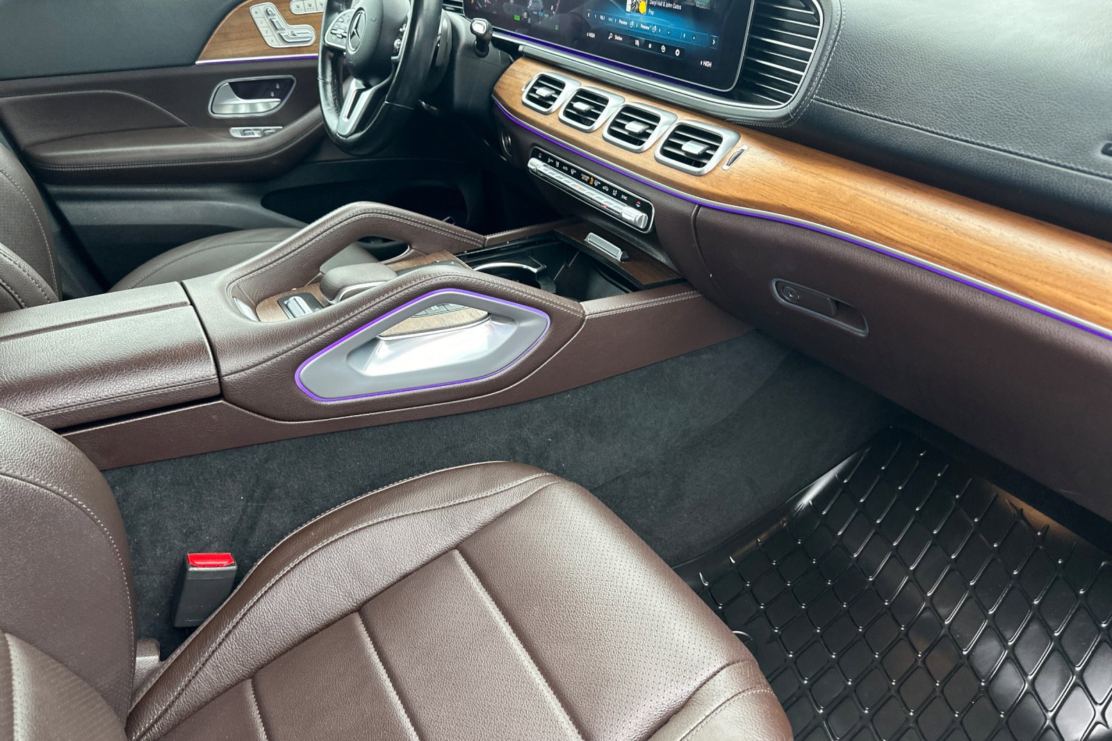 Used 2022 Mercedes-Benz GLS 450 4MATIC w/ AMG Line Exterior image 17