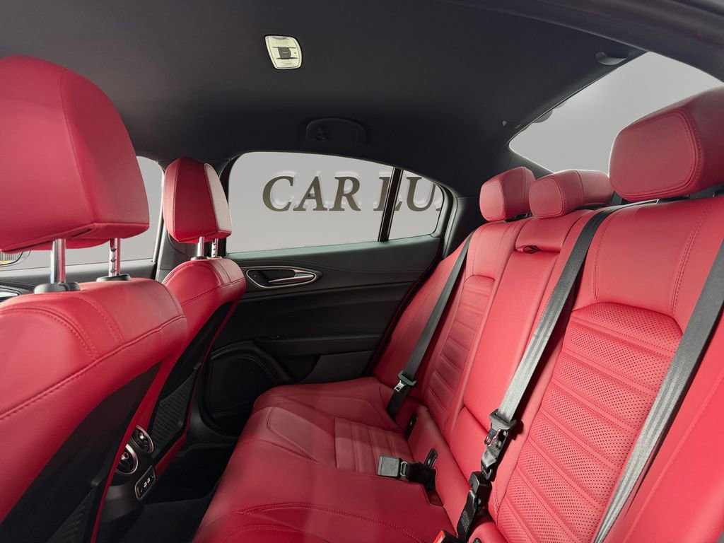 Used 2024 Alfa Romeo Giulia Quadrifoglio RWD image 13