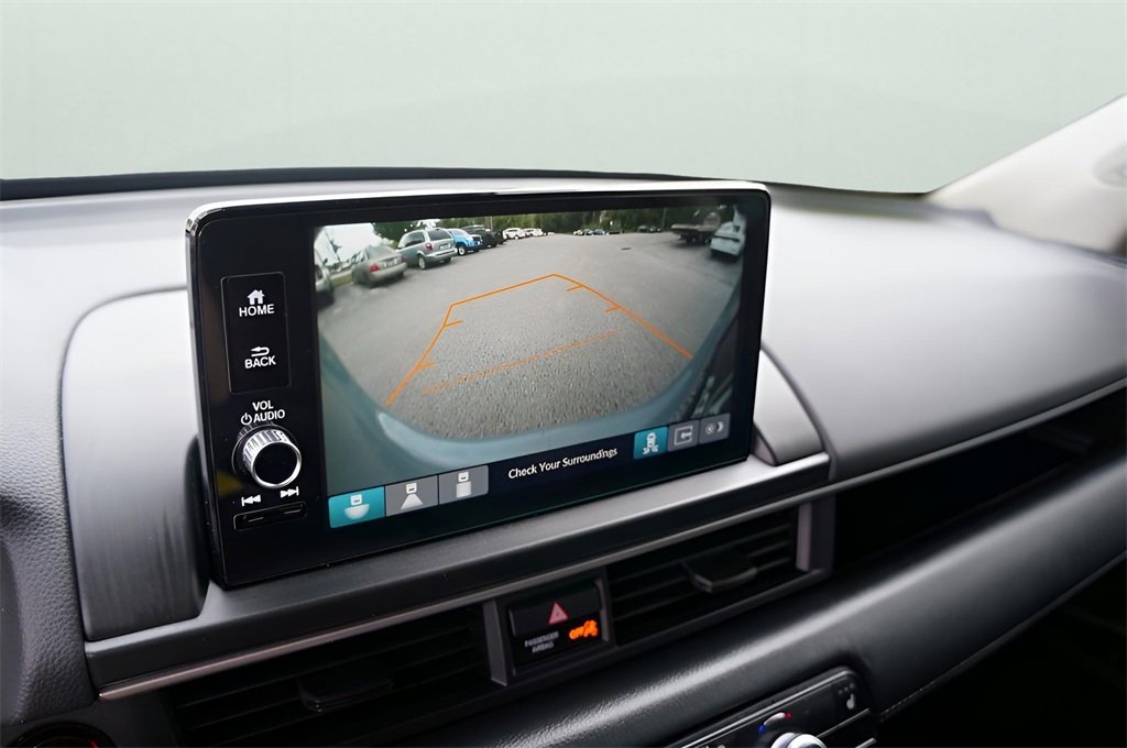 Used 2024 Honda Pilot Touring image 16