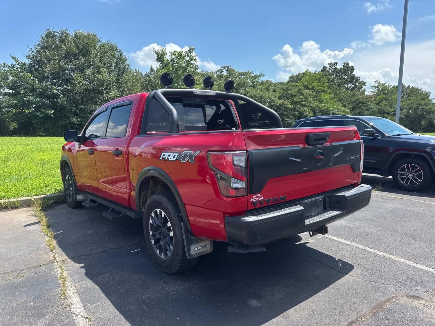 Used 2021 Nissan Titan PRO-4X w/ Pro-4x Utility Package AWD/4WD image 10