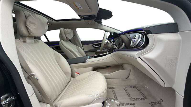 Used 2023 Mercedes-Benz EQS 580 4MATIC Sedan image 17