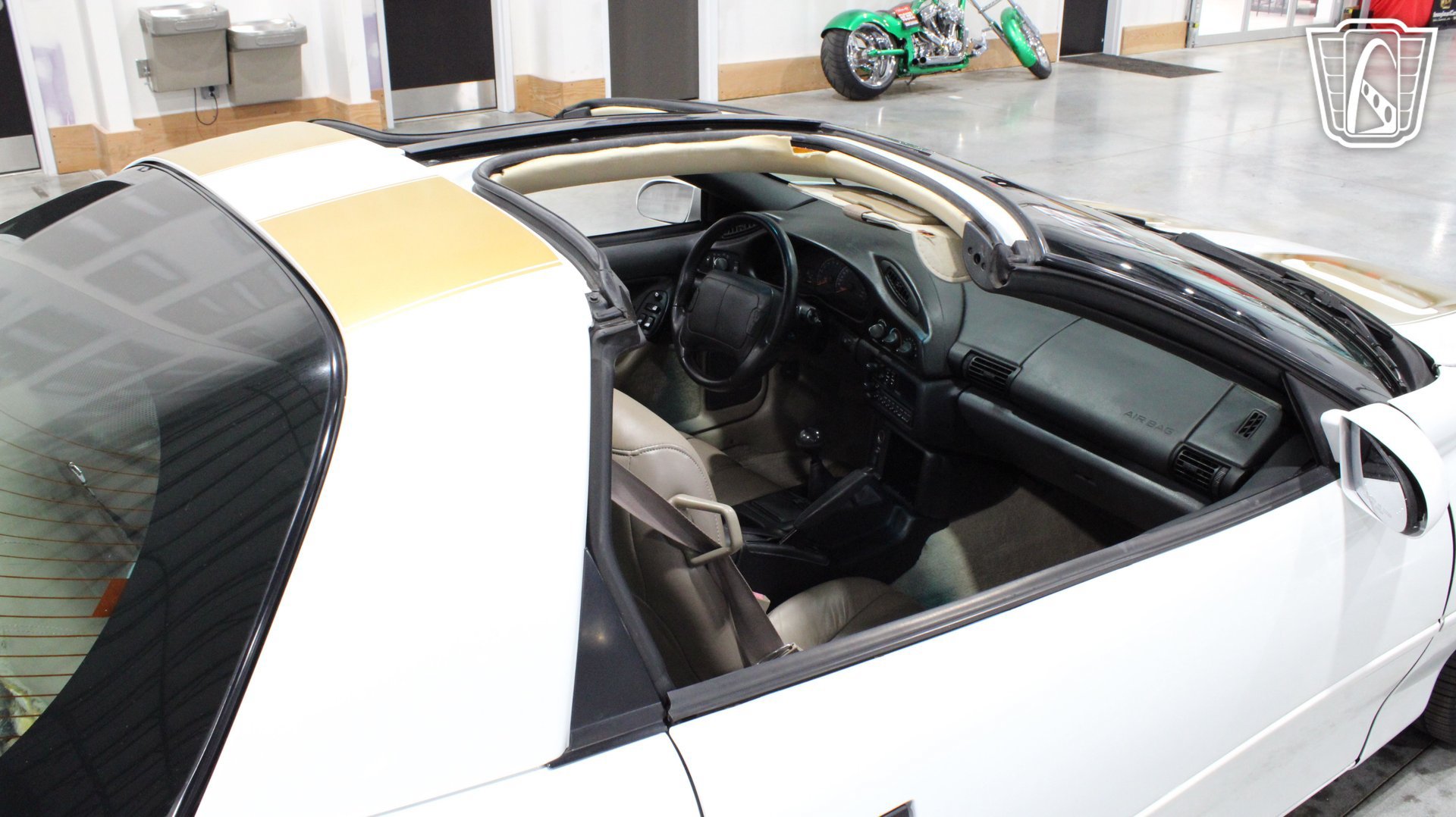 Used 1996 Chevrolet Camaro Z28 RWD image 23