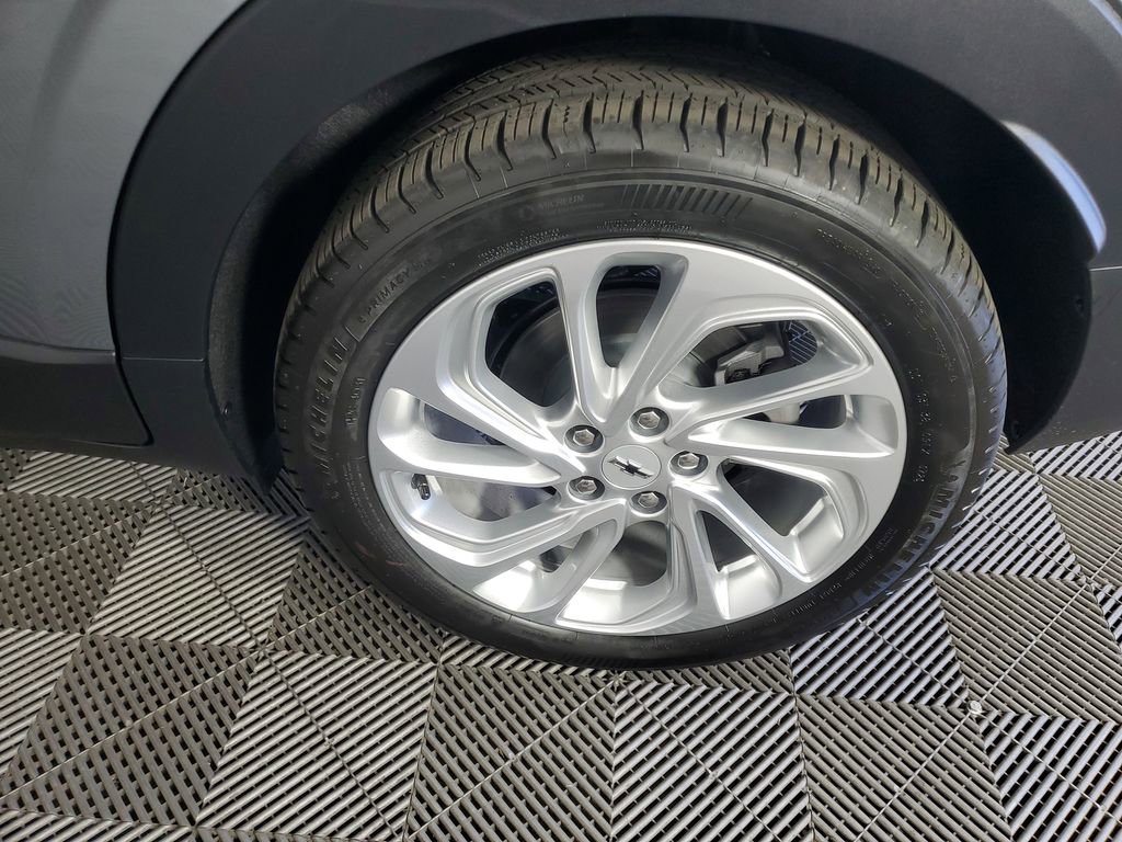 New 2027 Chevrolet Bolt LT FWD image 28