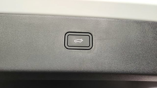 New 2026 Volvo EX30 Plus w/ Protection Package Premier RWD image 40