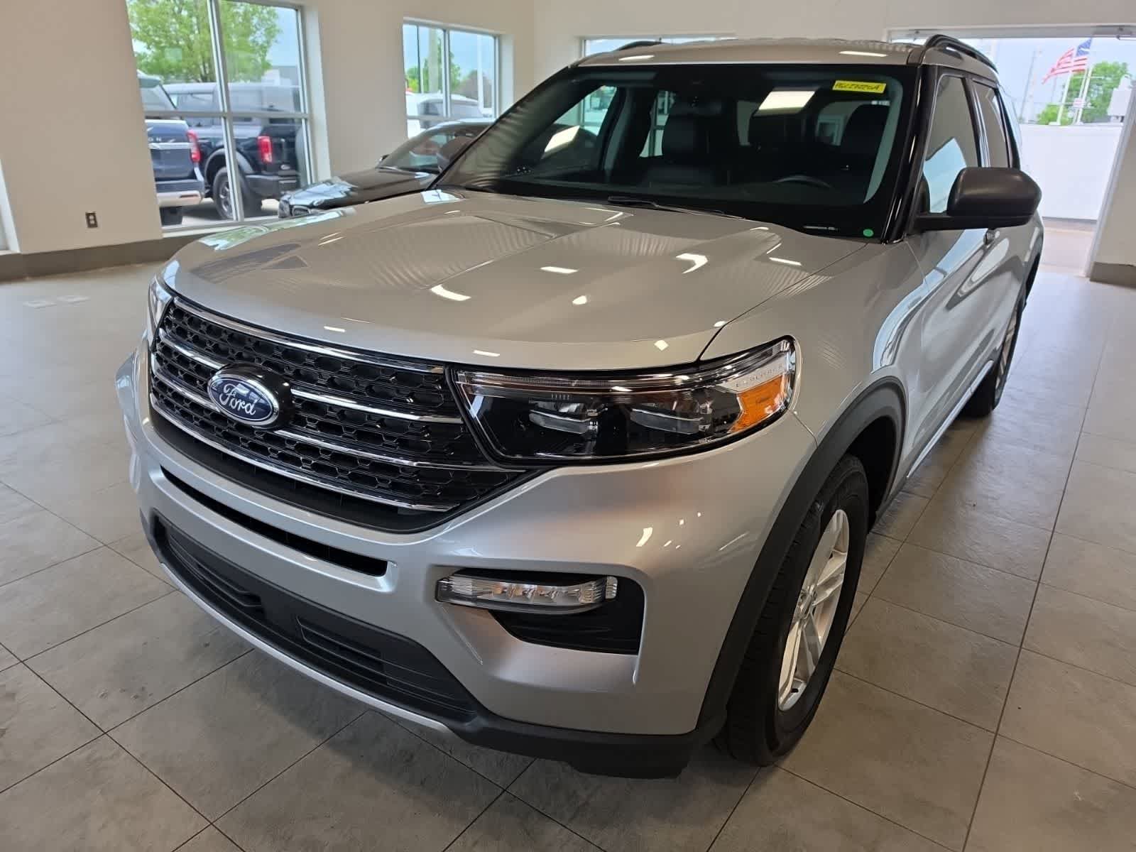 Used 2023 Ford Explorer XLT w/ Equipment Group 202A AWD/4WD video 2