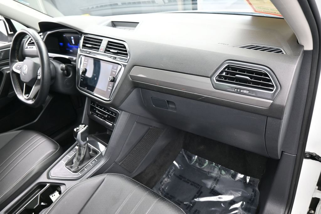 Used 2024 Volkswagen Tiguan SE FWD image 43