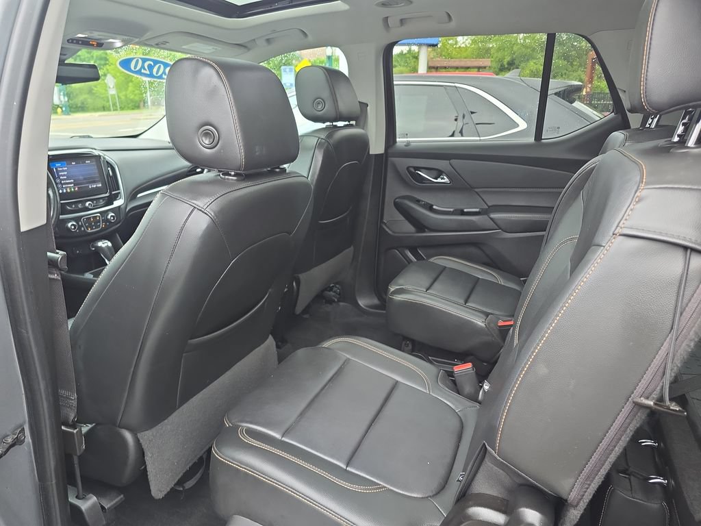 Used 2020 Chevrolet Traverse LT w/ LT Premium Package FWD image 26