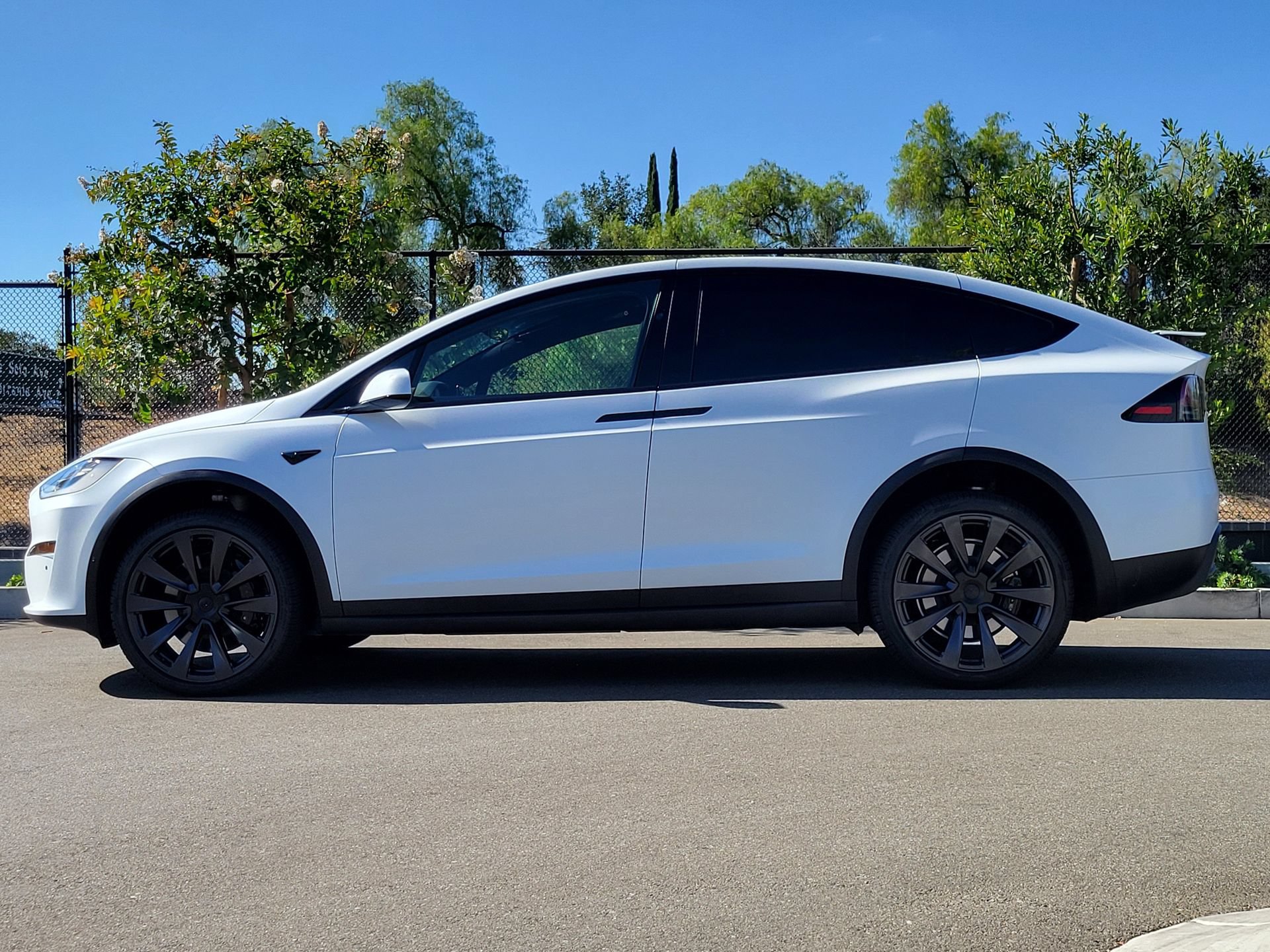 Used 2022 Tesla Model X AWD/4WD image 2