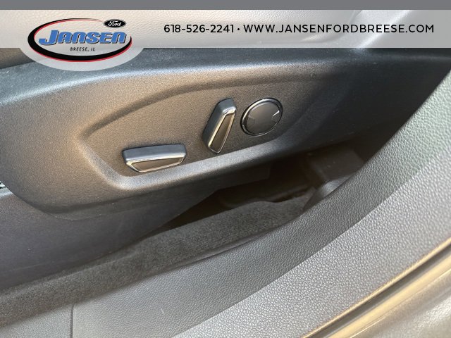 Used 2017 Ford Explorer XLT w/ Equipment Group 202A image 9