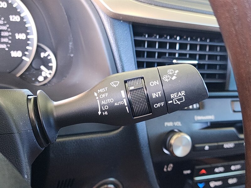 Used 2022 Lexus RX 350L w/ Premium Package image 36