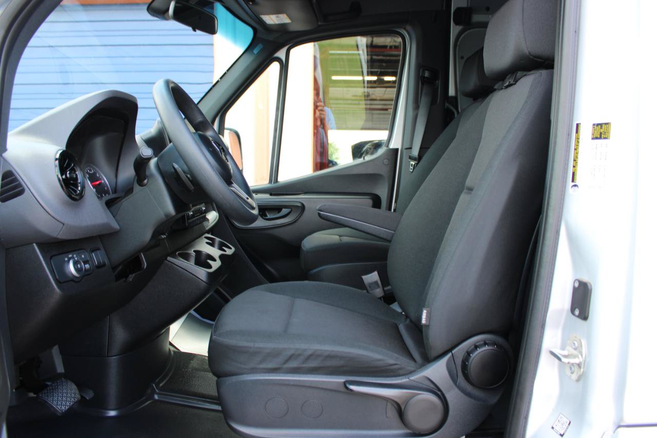 Used 2023 Mercedes-Benz Sprinter 2500 image 19