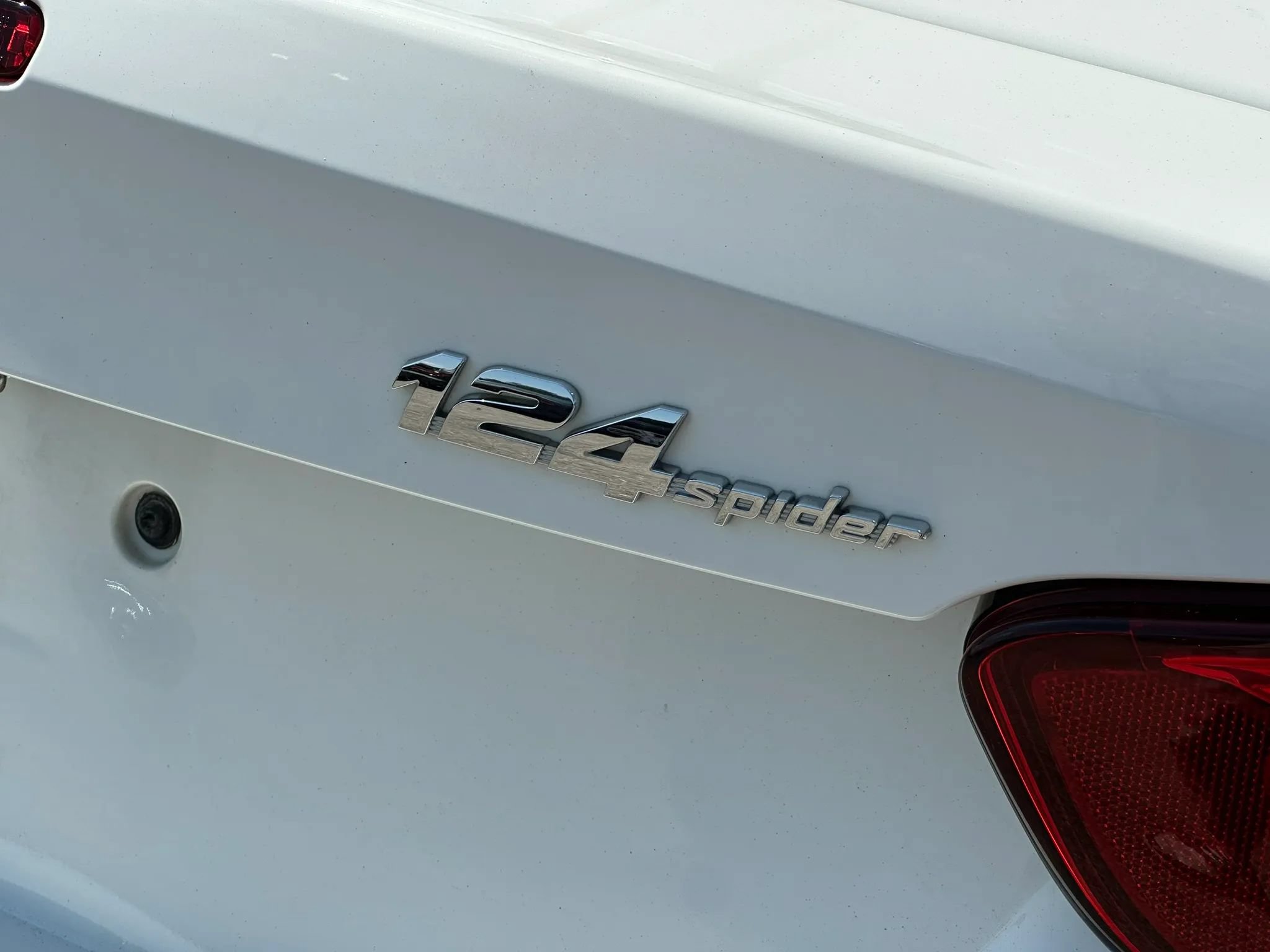 Used 2018 FIAT 124 Spider Abarth w/ Convenience Group RWD image 48