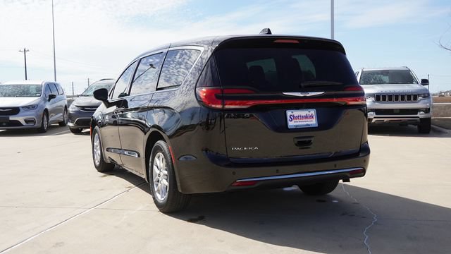 New 2026 Chrysler Pacifica Select FWD image 7