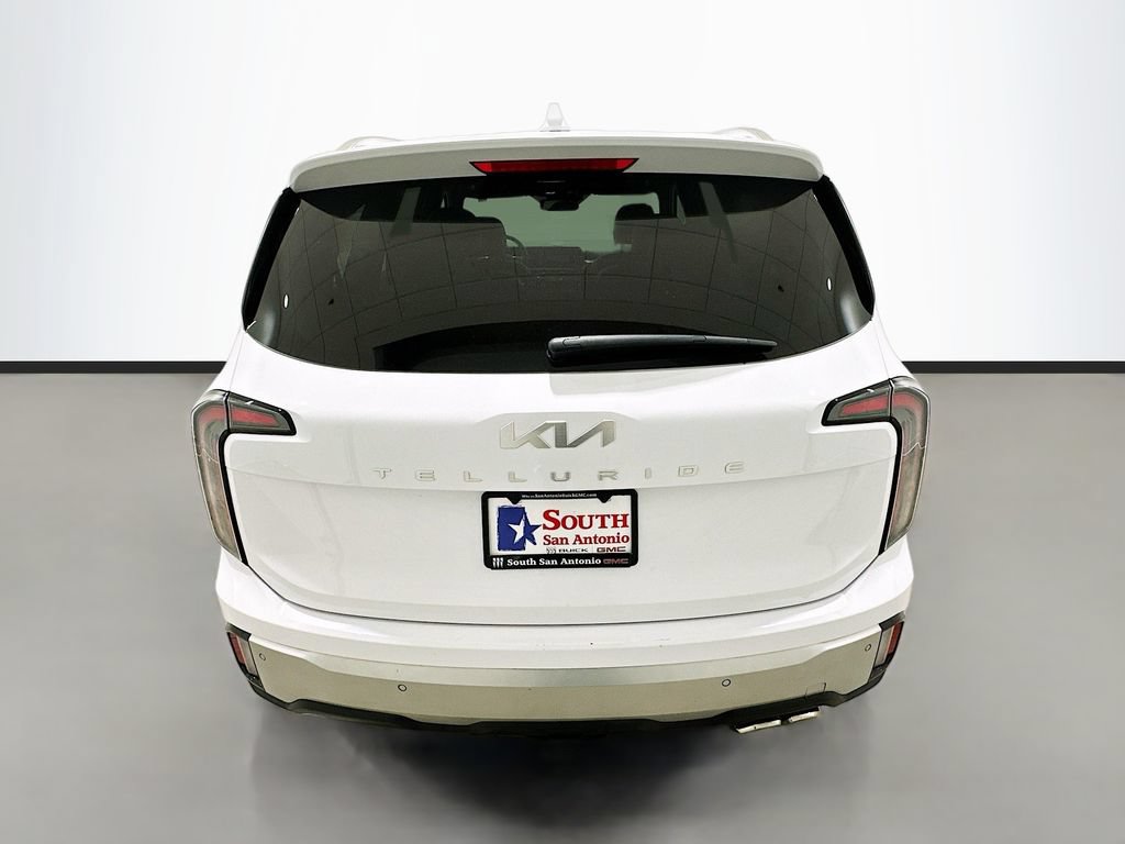 Used 2024 Kia Telluride SX w/ Towing Package FWD image 6
