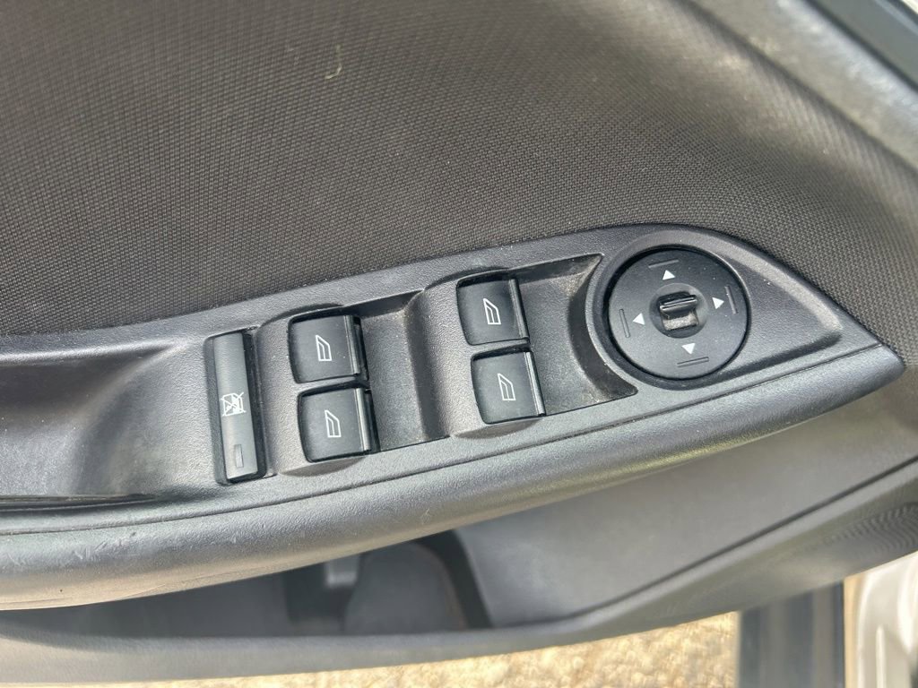 Used 2017 Ford Focus SE FWD image 11