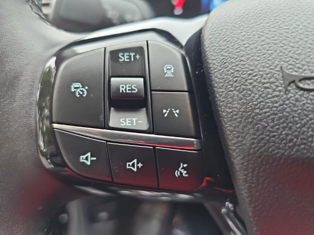 Used 2025 Ford Escape SE FWD image 14